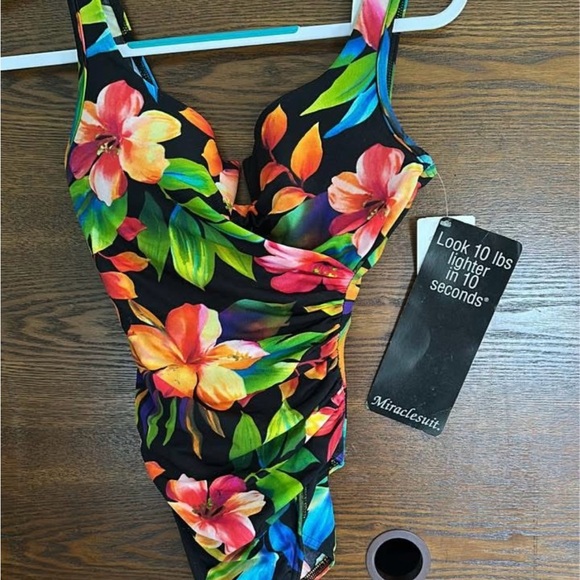 Miraclesuit Other - Miraclesuit Floral Swimsuit sz 10